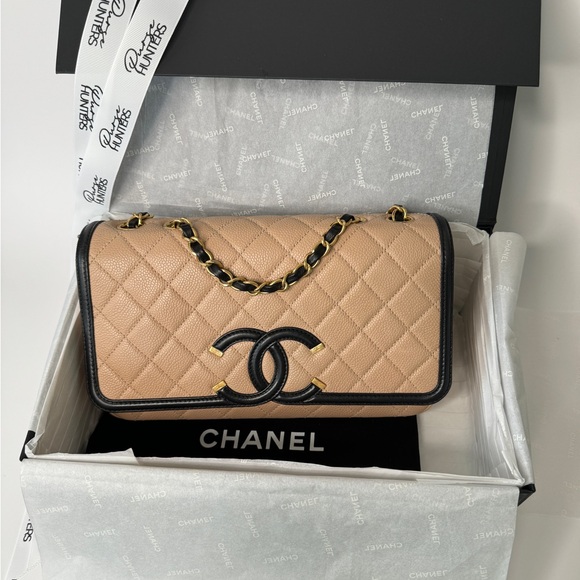 CHANEL Handbags - New!!! 100% authentic CHANEL filigree medium beige black in caviar gold hdw